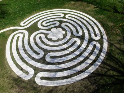 Bild vergrößern: Trauerlabyrinth
