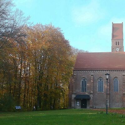 Bild vergr��ern: Am Burgplatz und in der Burgkirche finden einmal monatlich F�hrungen statt. Die n�chsten Termine sind 28. September und 26. Oktober.