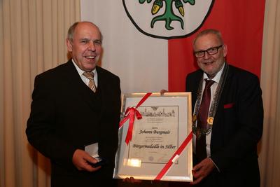 Bild vergr��ern: Johann Burgmair erh�lt die B�rgermedaille in Silber.